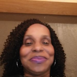 Meet your Posher, Pauline